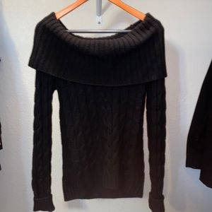 S works with medium.very comfortable and warm off the shoulder